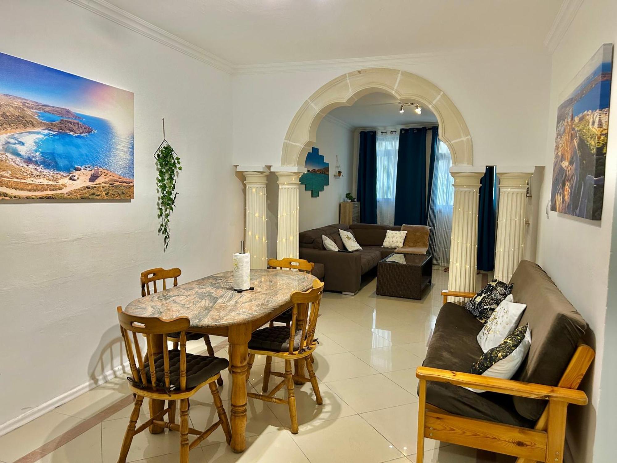 Beach Front 3-Bedroom Holiday Home Mellieħa Buitenkant foto