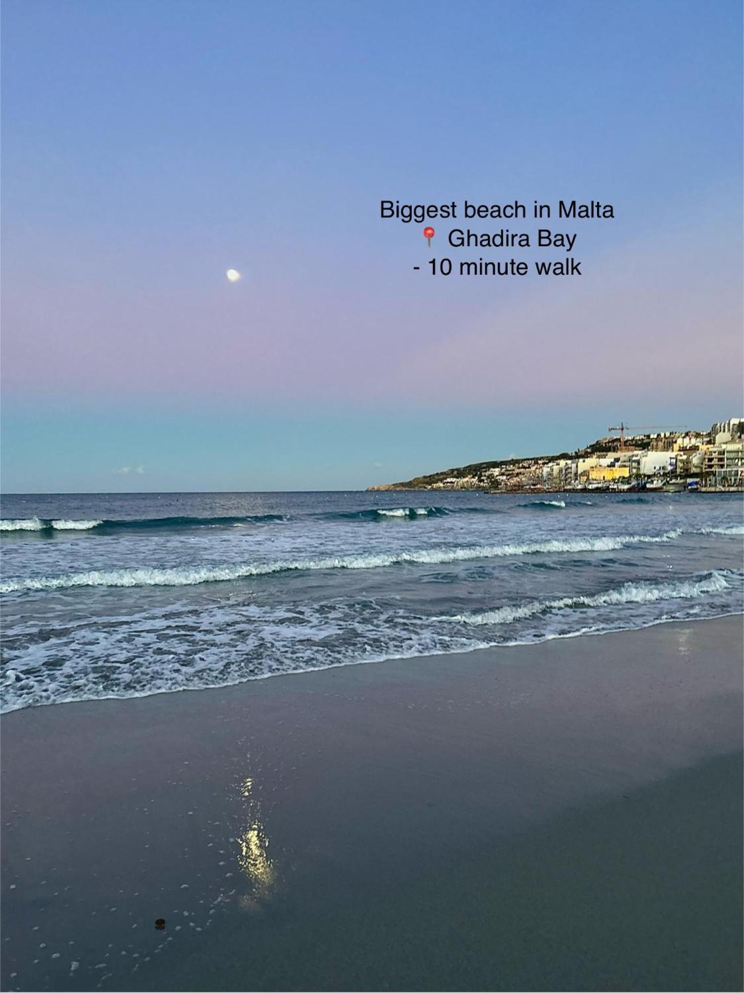Beach Front 3-Bedroom Holiday Home Mellieħa Buitenkant foto